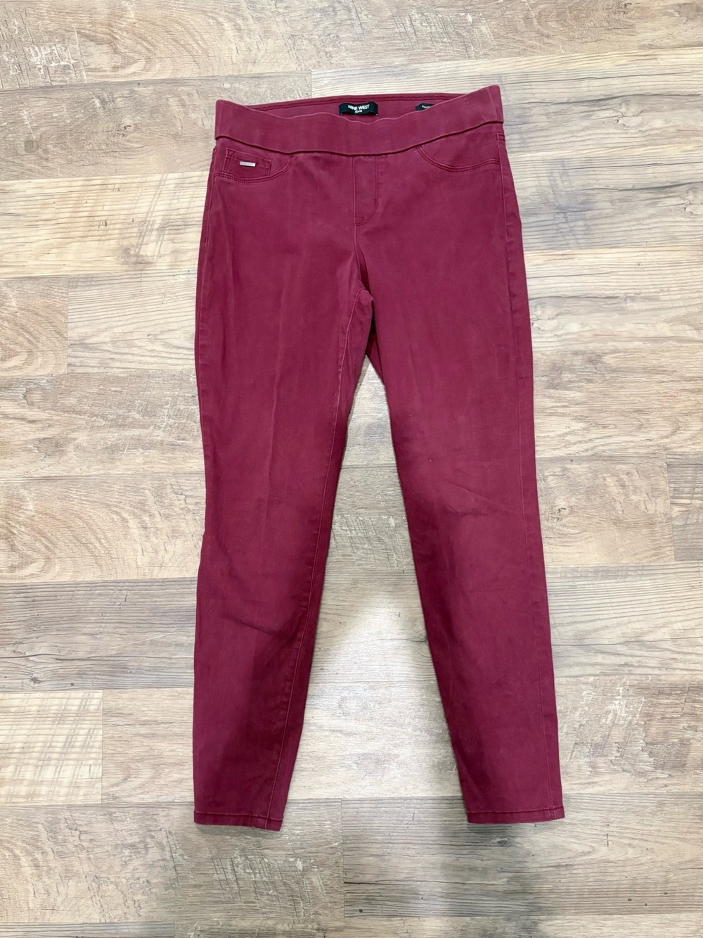 Nine West Slim Skinny Jeans in Burgundy